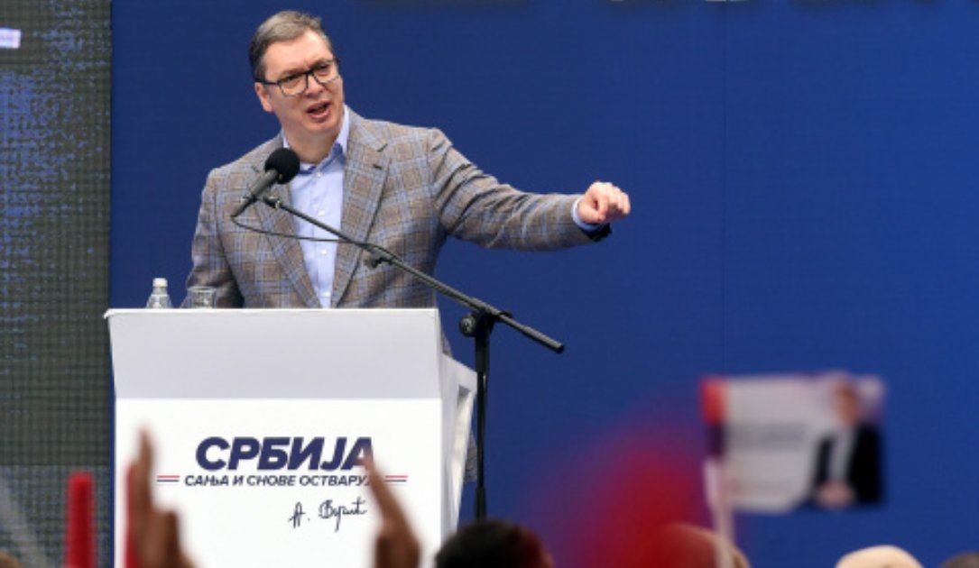 Serbia: înfrângerea lui Vučić vine după ani de acuzații privind supravegherea digitală